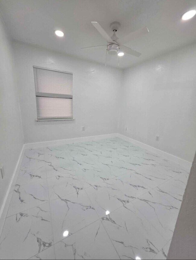 Building Photo - 4776 Carver St