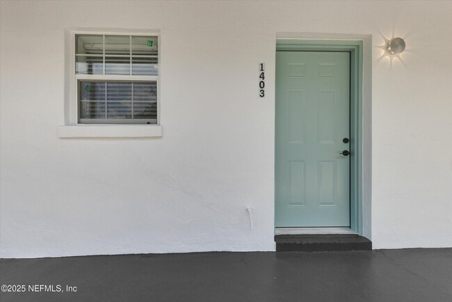 Building Photo - 1411 Palm Ave