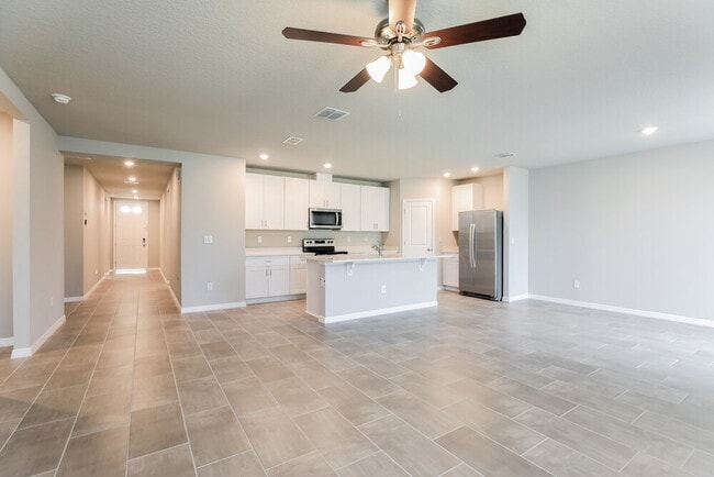 Building Photo - 10163 Daybreak Glen