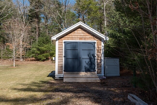 Building Photo - 114 Standish St
