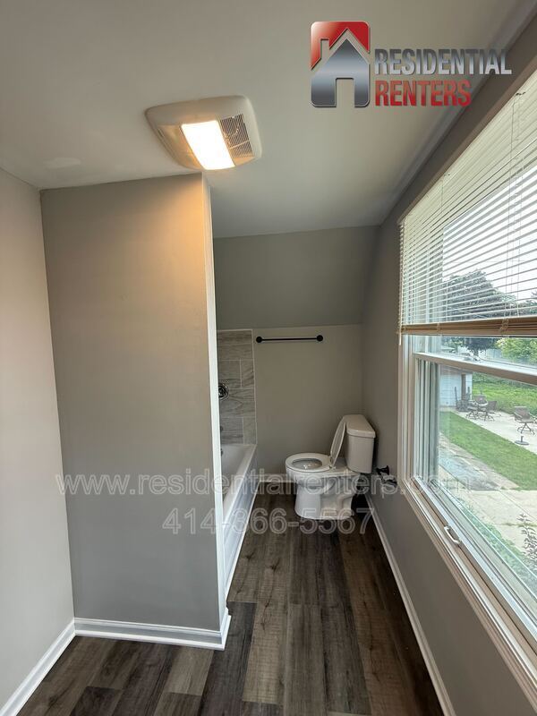 Building Photo - 4845 N 44th St