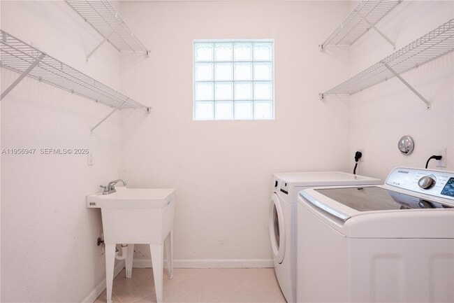 Building Photo - 1518 Fenton Dr