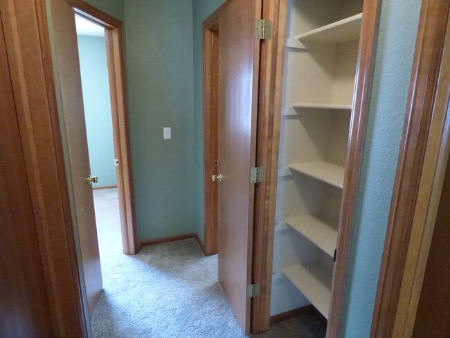 Building Photo - 3 Bedroom home in Loveland