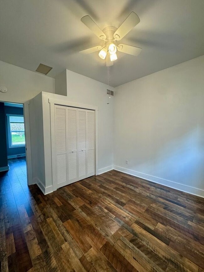 Building Photo - Remodeled 2 bedroom home-Three Oaks