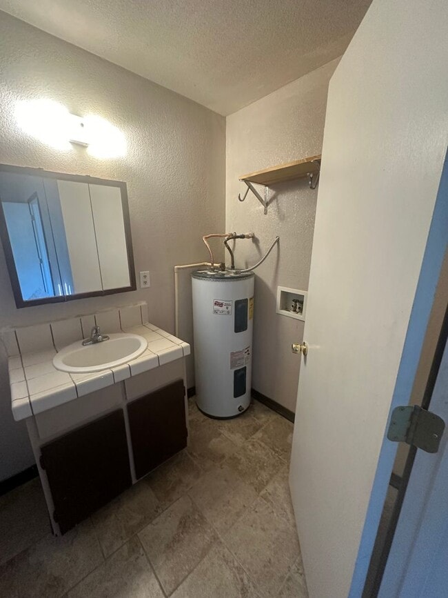 Building Photo - 1bed 1bath Home