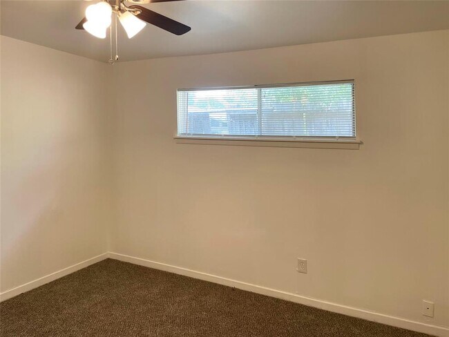 Building Photo - 1529 Wirt Rd