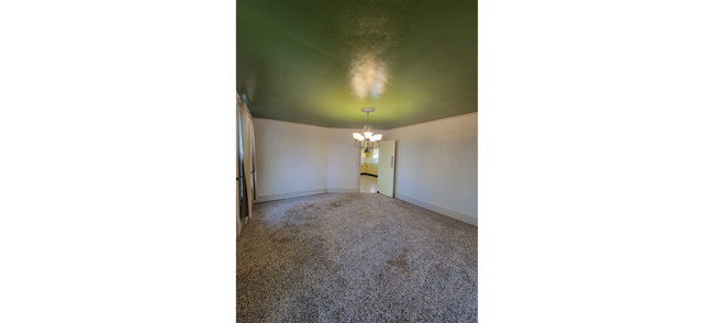 Building Photo - Secluded Country Living