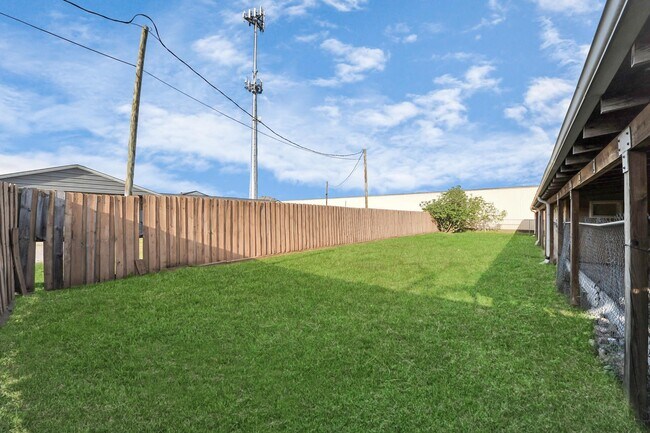 Building Photo - 4402 Ludwig Ln