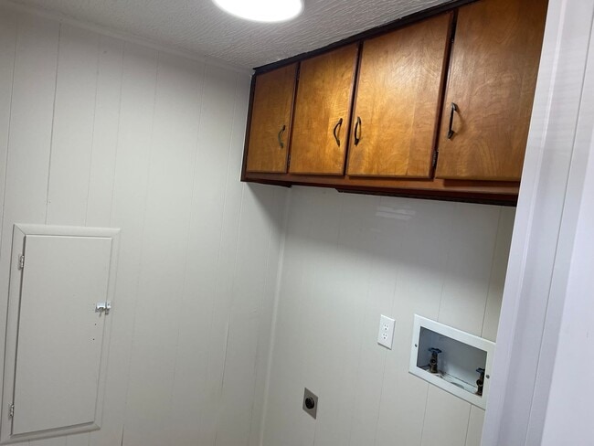 Building Photo - 1 Bedroom 1 Bath Home Located in Johnson City, TN