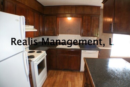 Building Photo - 634 Earthside Cir
