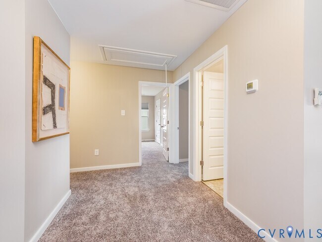 Building Photo - 1712 James Overlook Dr