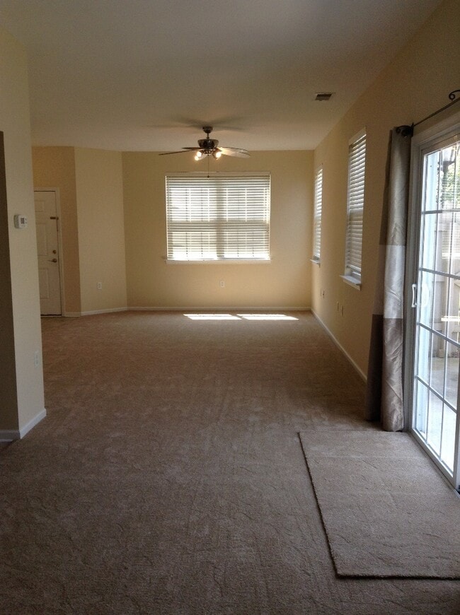 Building Photo - The Villas at Bellamy