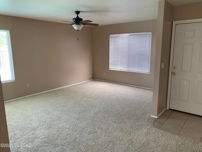 Building Photo - 2602 S Black Moon Dr