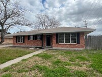 Building Photo - 3 Bedroom 2 Bath in Hopper Subdivision