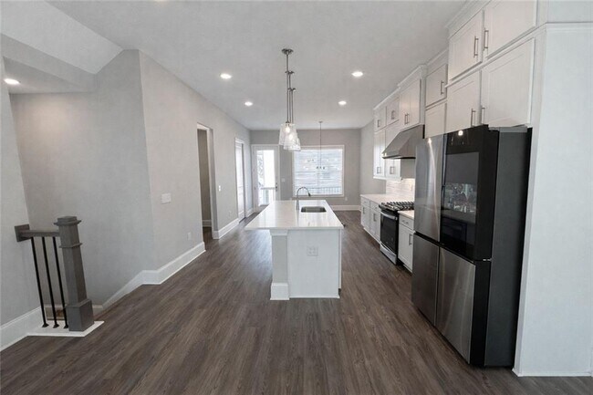 Building Photo - 1375 Walking Wy