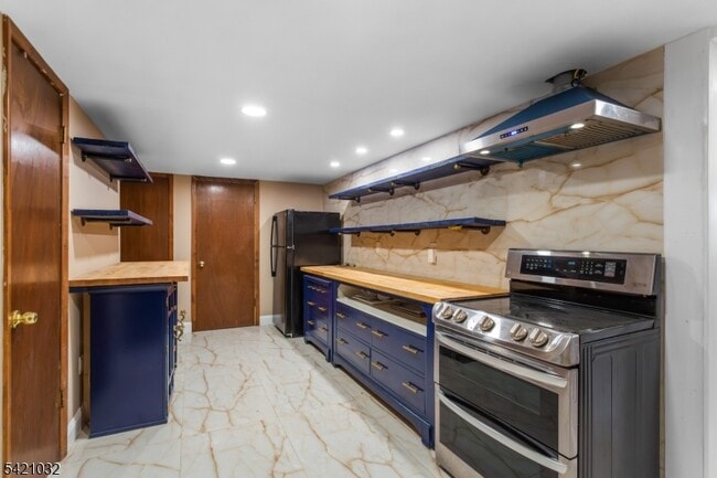 Building Photo - 145 Highview Terrace