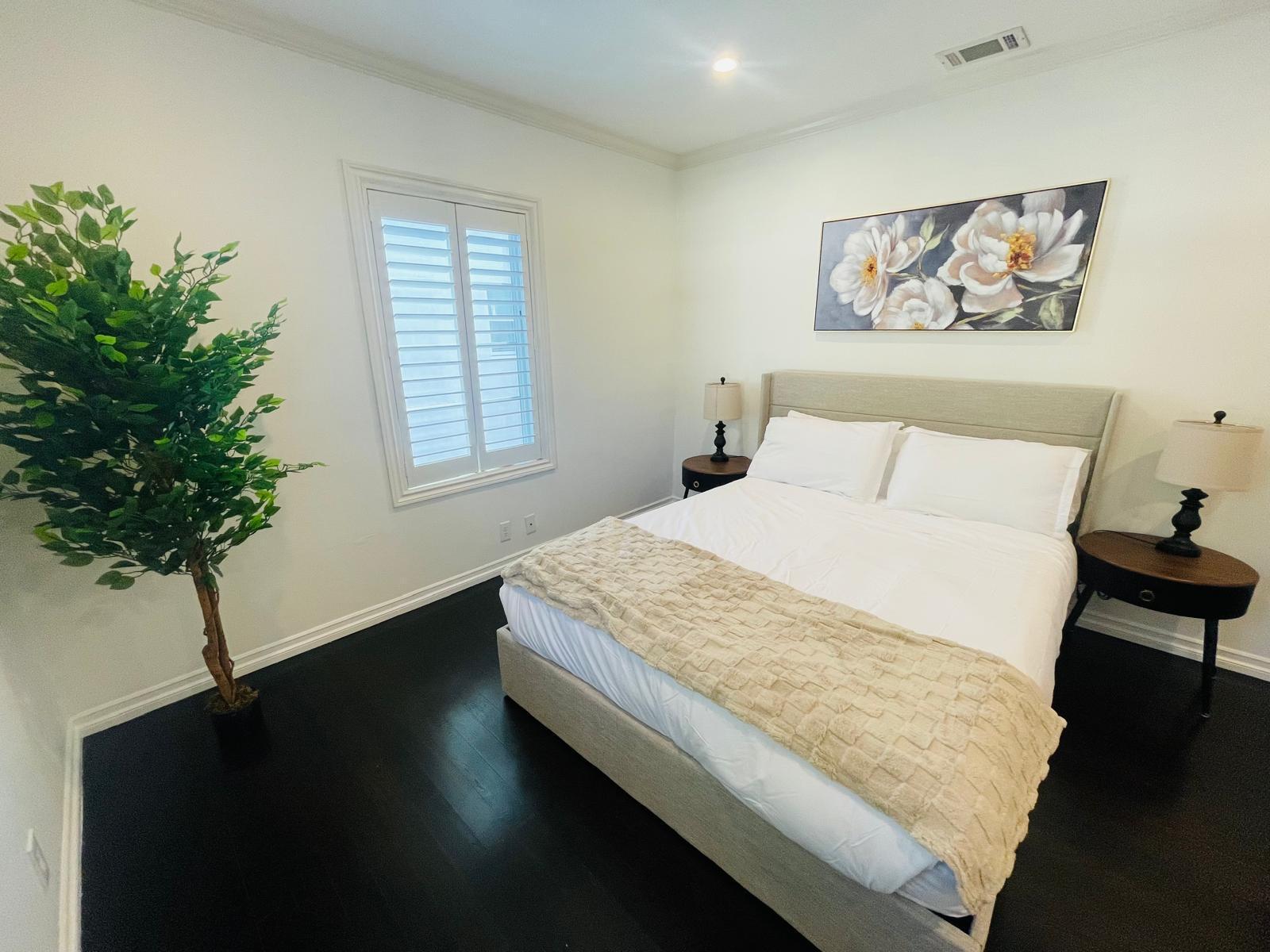 Building Photo - 17946 Valley Vista Blvd