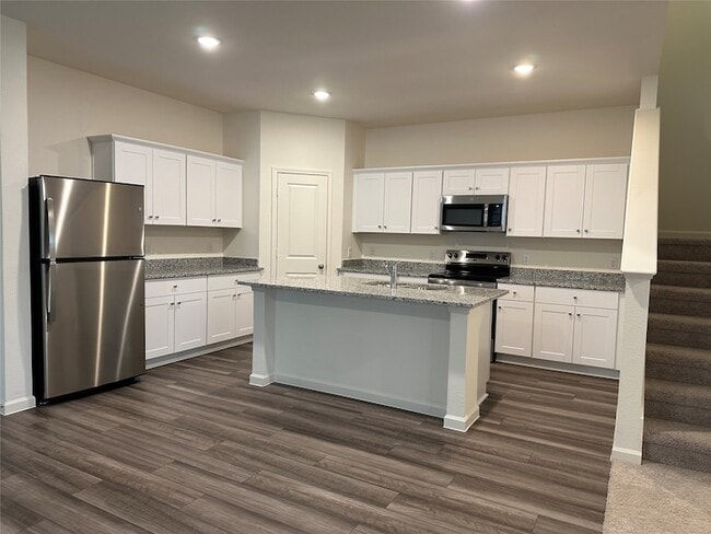 Building Photo - 129 Three Chimneys Ln