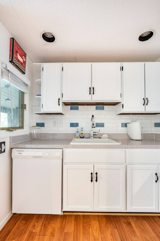 Building Photo - 2 Newtown Turnpike