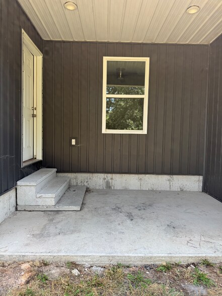 Building Photo - 919-921 W Stewart St