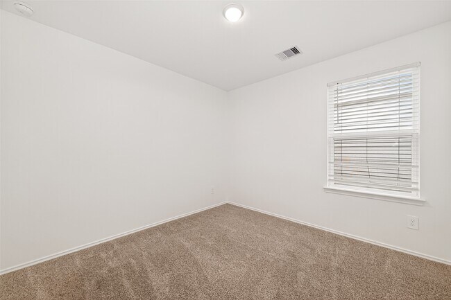 Building Photo - 1710 Legacy Hills Dr