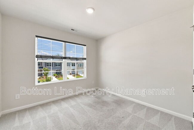 Building Photo - 6331 Andante Ave