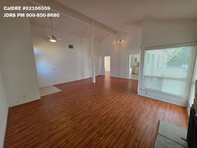 Building Photo - Irvine 3 Bedroom Home With Pool