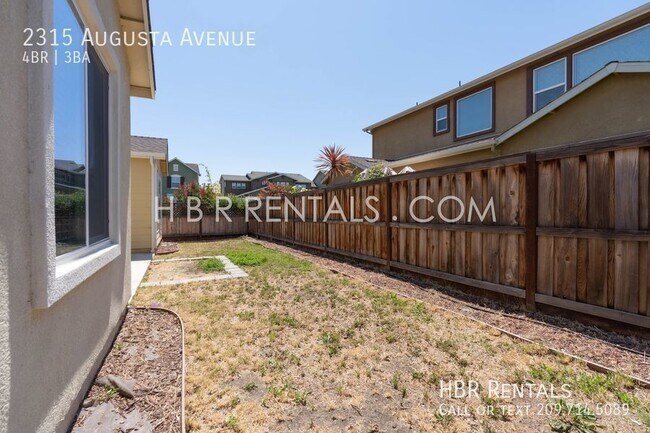 Building Photo - Ellis Community - Four Bedroom Home Over 3...