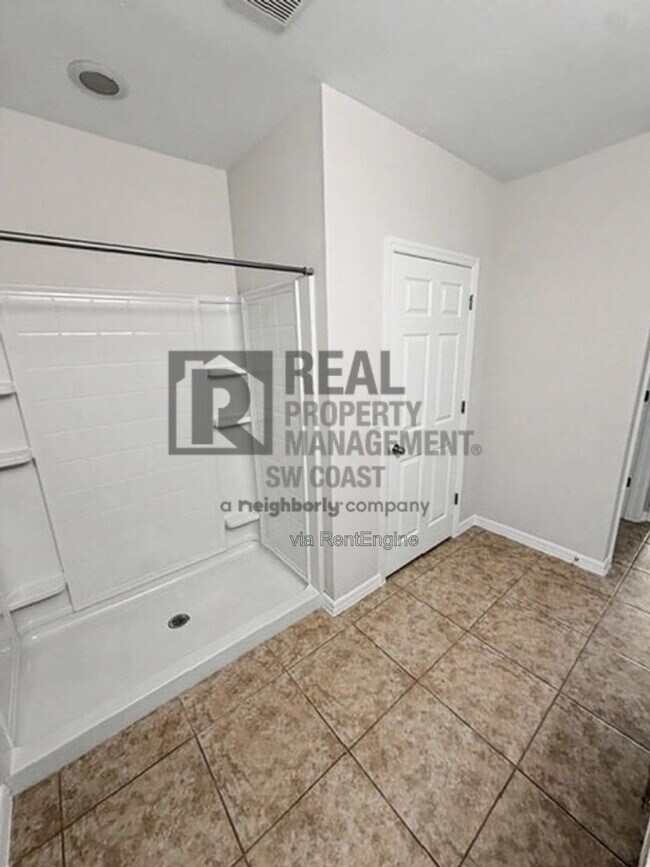 Building Photo - 7317 Mikasa Dr
