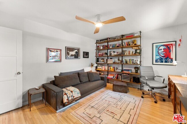 Building Photo - 1338 Montecito Cir