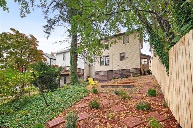 Building Photo - 3612 Main St