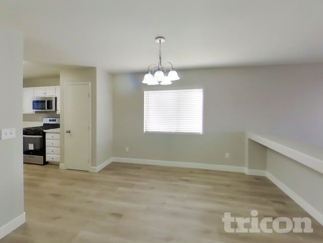 Building Photo - 1110 Edgestone Mark Ave