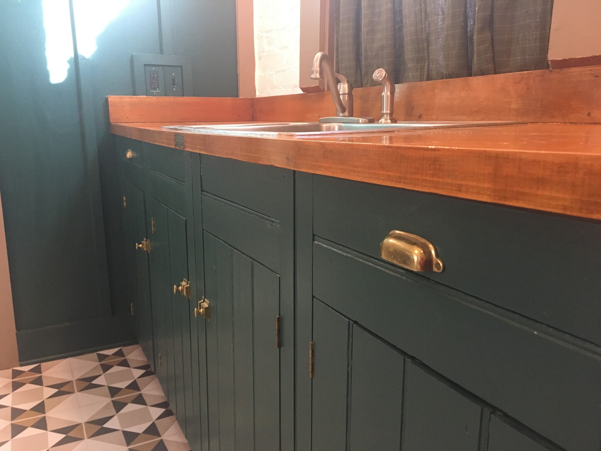 Building Photo - 213 Covington Ave