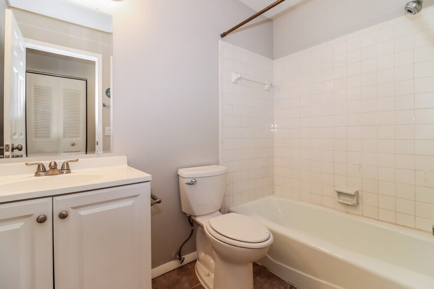 Building Photo - 7827 Adelaide Loop