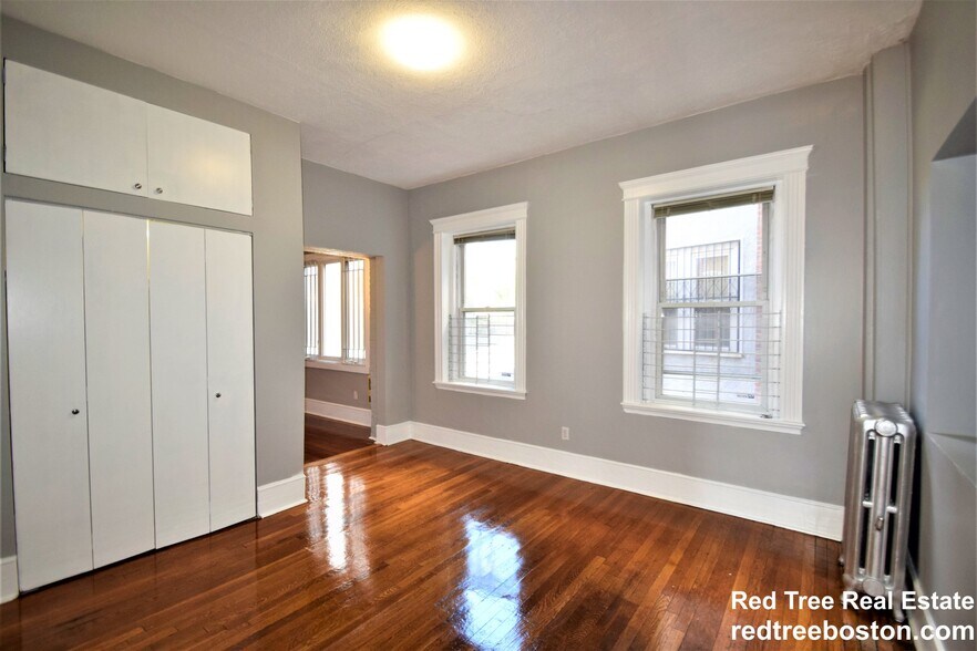 Building Photo - 83 Glenville Ave