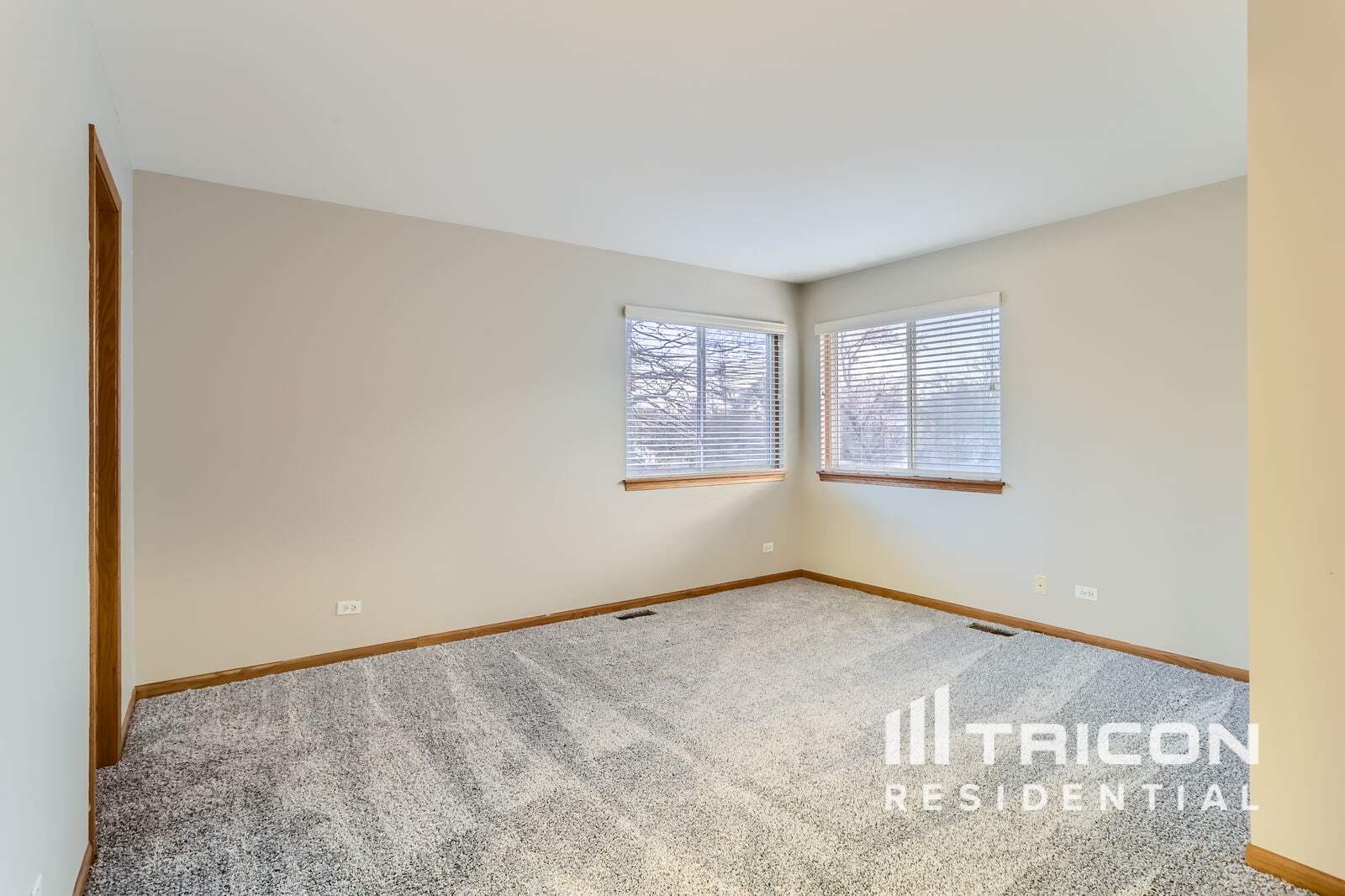 Building Photo - 924 Deer Trail Dr
