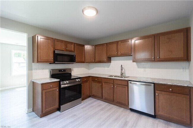 Building Photo - 55 Phelps Cir