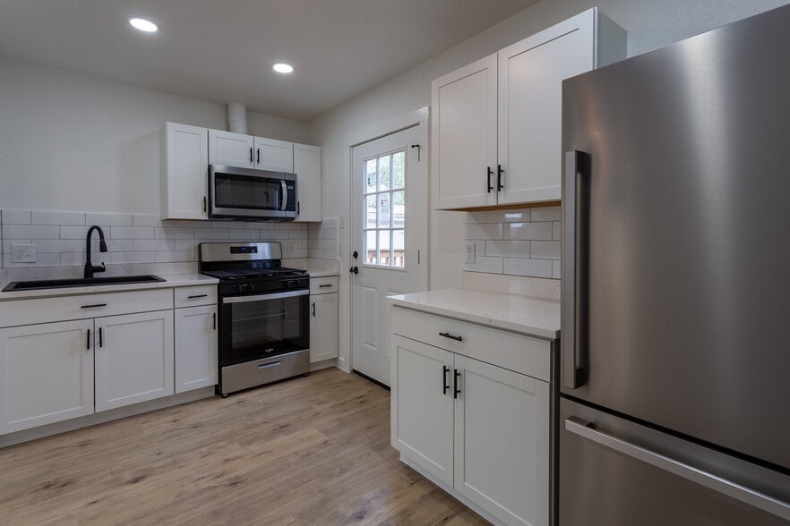 Building Photo - 2302 S Navidad St