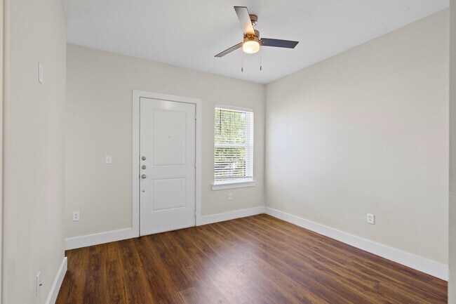 Building Photo - 3124 Lubbock Ave