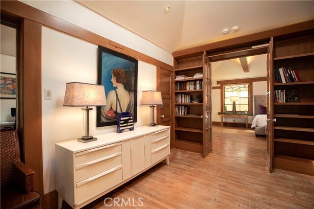 Building Photo - 195 S Parkwood Ave