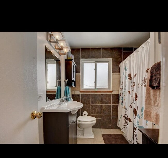 Building Photo - 4720 Alcott St