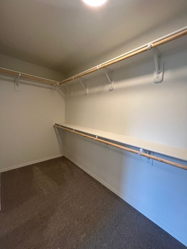 Building Photo - 975 W 27th Ave