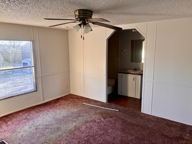 Building Photo - 101 Hill Rd