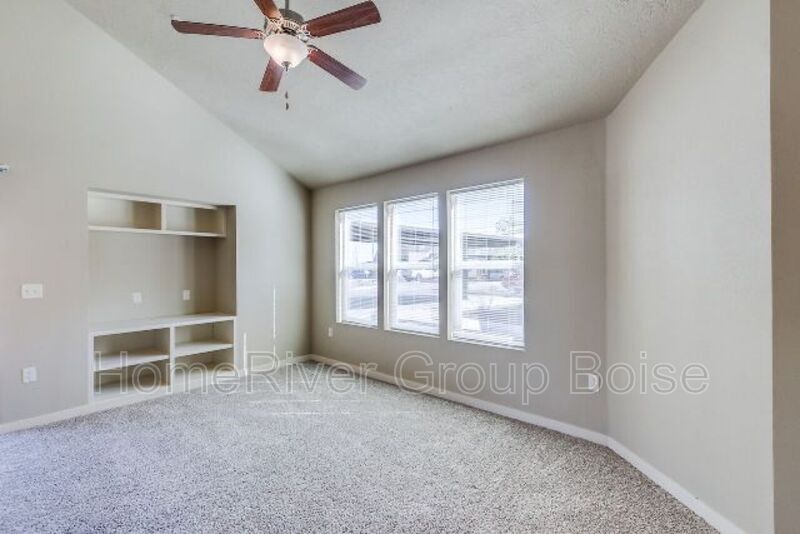Building Photo - 4790 N Morninggale Dr