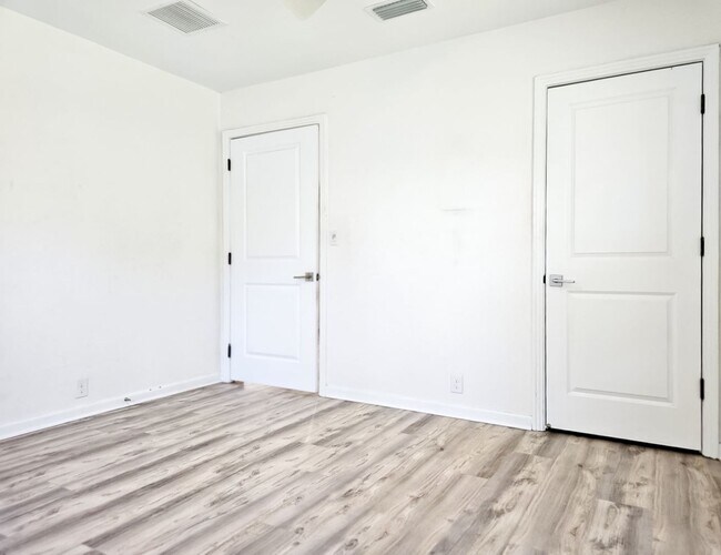 Building Photo - Beautiful 4/2 in Gainesville's Beldevere Area