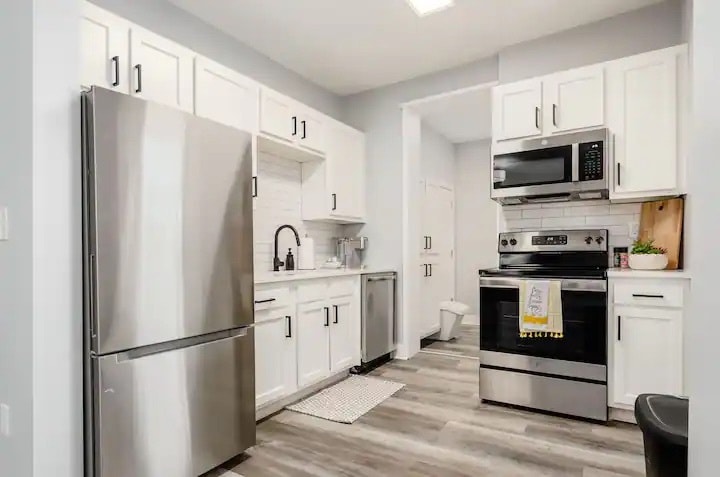 Kitchen - 63 E Moler St
