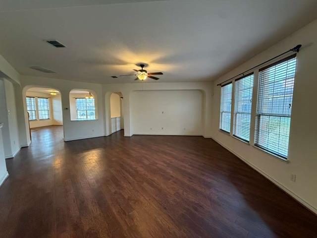 Building Photo - 305 Moonlight Dr