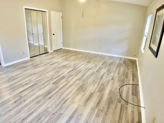 Building Photo - Charming 3/2 home in South Tampa