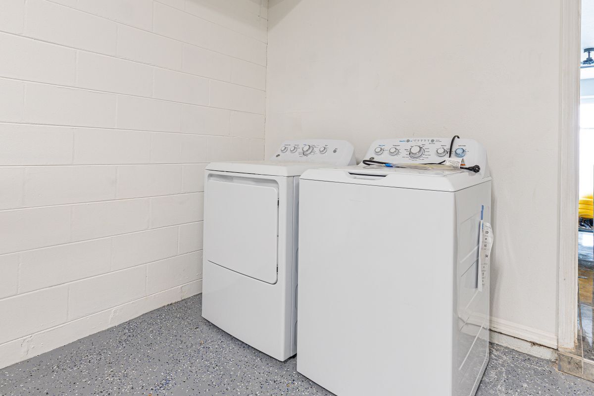 Building Photo - 2252 Wyndam Way