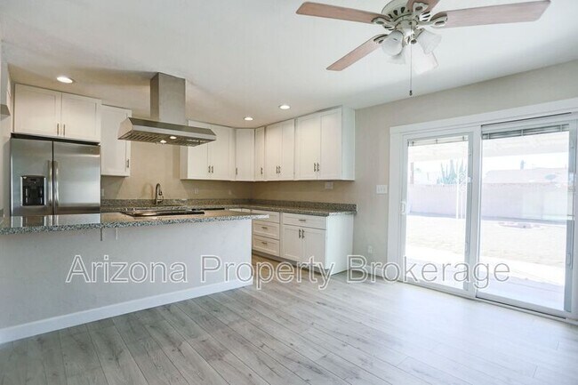 Building Photo - 8513 E Mariposa Dr